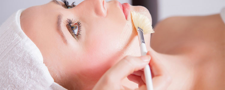 Peeling chimico: quando farlo e quali benefici